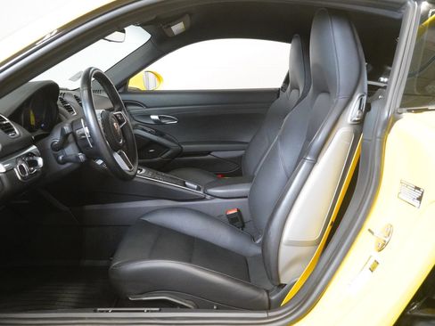 Used 2021 Porsche 718 Cayman RWD image 11