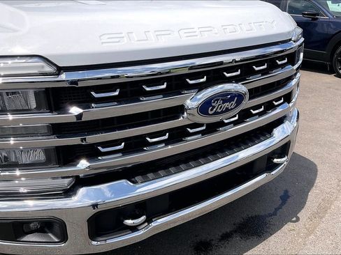 Used 2024 Ford F250 Lariat w/ Chrome Package image 35