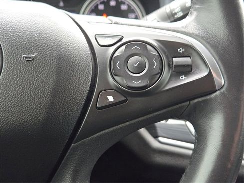 Used 2020 Buick Enclave Essence image 29