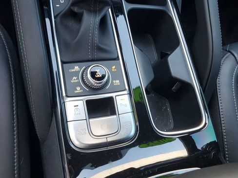 Certified 2025 Kia Telluride SX Prestige X-Line AWD/4WD image 29