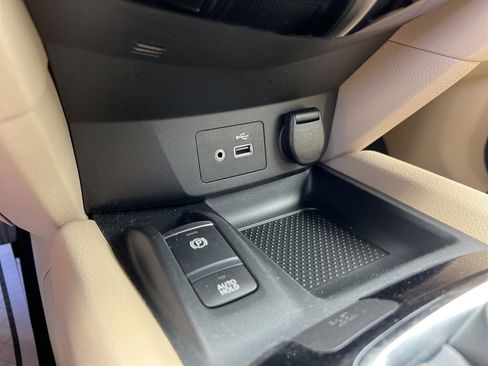 Used 2019 Nissan Rogue SV w/ Premium Package AWD/4WD image 34