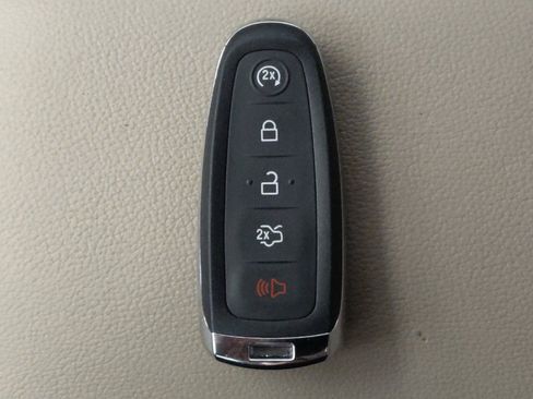Used 2017 Ford Escape Titanium FWD image 32