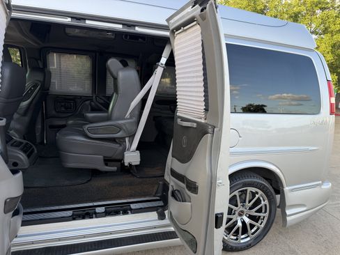 Used 2013 GMC Savana 1500 RWD image 33