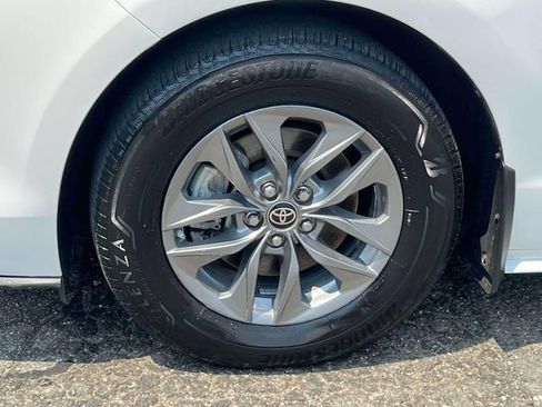 Used 2022 Toyota Sienna LE FWD image 10