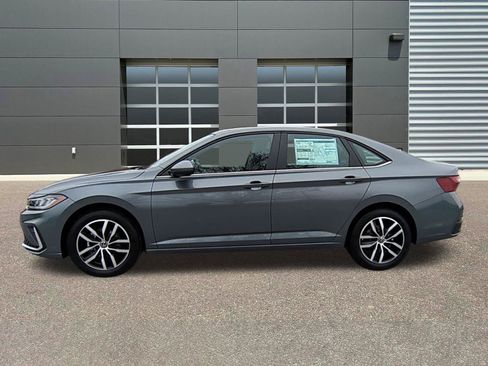 New 2026 Volkswagen Jetta SE FWD image 4