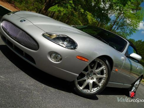 Used 2005 Jaguar XK8 Convertible image 14