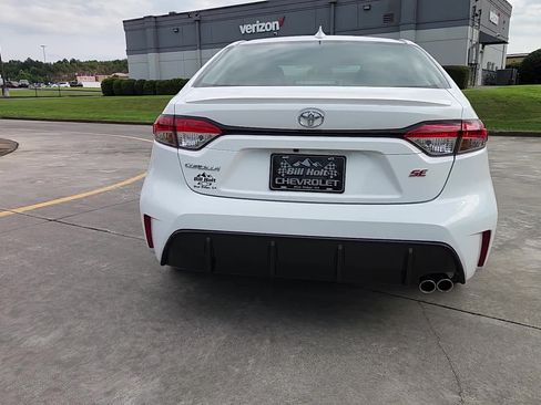 Used 2025 Toyota Corolla SE FWD image 9