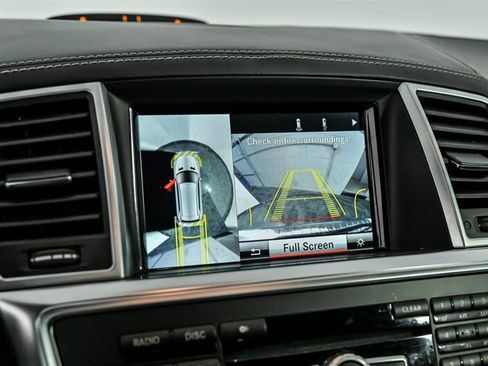 Used 2014 Mercedes-Benz GL 450 4MATIC w/ Lighting Package image 31
