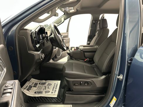 Used 2025 Chevrolet Silverado 2500 LT w/ Convenience Package AWD/4WD image 19