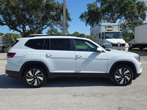 Used 2024 Volkswagen Atlas SE AWD/4WD image 8
