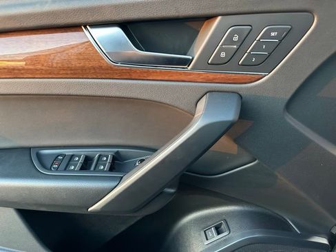 Used 2022 Audi Q5 2.0T Premium image 14