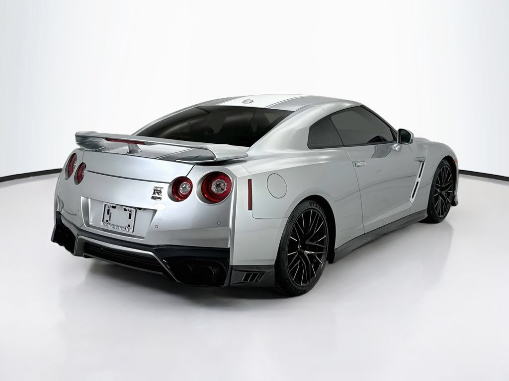 Used 2020 Nissan GT-R Premium AWD/4WD image 5