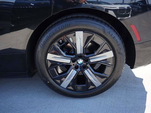 Certified 2023 BMW iX xDrive50 w/ Premium Package AWD/4WD image 6