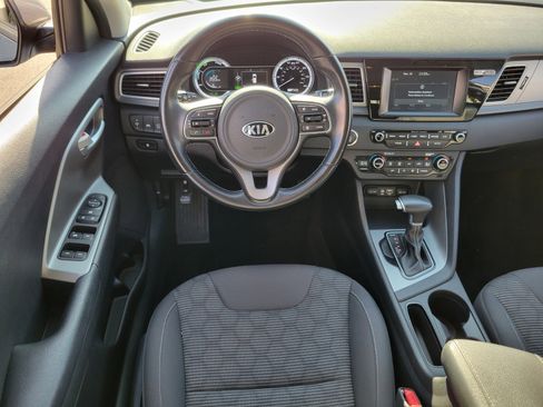 Used 2018 Kia Niro LX image 12