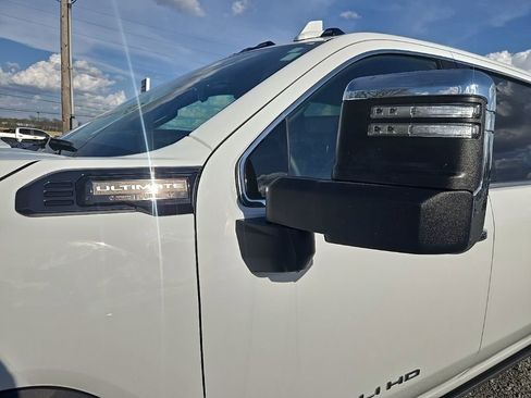 Used 2025 GMC Sierra 3500 Denali Ultimate image 4