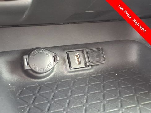 Used 2020 Toyota RAV4 LE FWD image 22