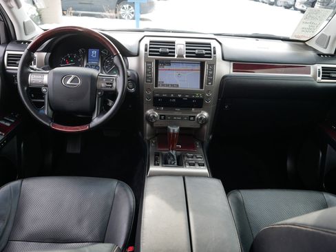 Used 2017 Lexus GX 460 Luxury image 10