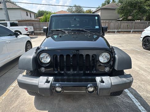Used 2017 Jeep Wrangler Sport AWD/4WD image 2