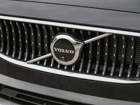 New 2025 Volvo V90 B6 Cross Country Plus w/ Protection Package Premier image 6