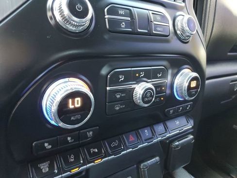 Used 2020 GMC Sierra 3500 Denali w/ Denali Ultimate Package image 23