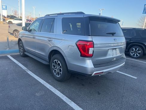 Used 2024 Ford Expedition XLT image 7