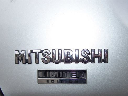 Used 2019 Mitsubishi Outlander LE image 10