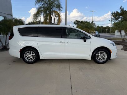 Used 2024 Chrysler Pacifica Touring-L