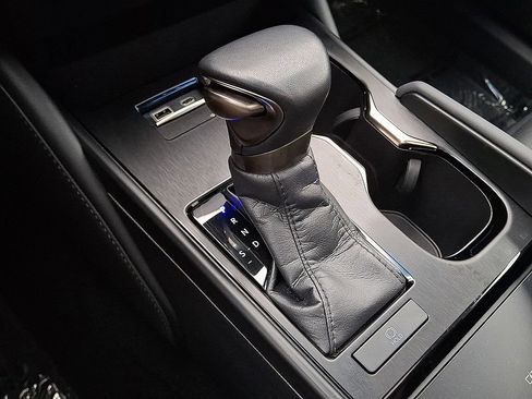 Certified 2023 Lexus ES 350 w/ Premium Package image 9