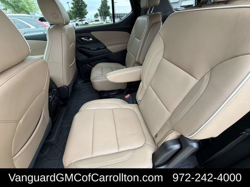 Used 2023 Chevrolet Traverse Premier FWD image 28