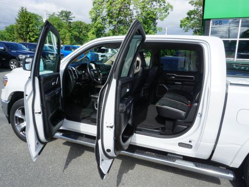 Used 2019 RAM 1500 Laramie AWD/4WD image 12