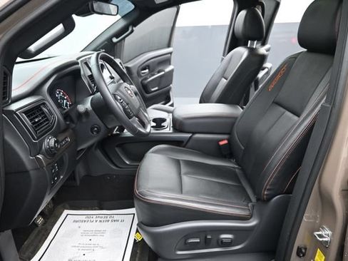 Used 2023 Nissan Titan PRO-4X w/ Pro-4x Convenience Package AWD/4WD image 13