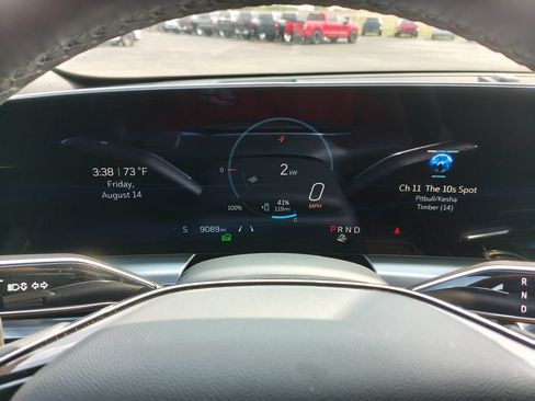 Used 2024 Cadillac Lyriq Luxury AWD/4WD image 28