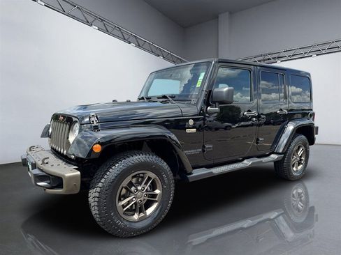 Used 2017 Jeep Wrangler Unlimited Sahara AWD/4WD image 10
