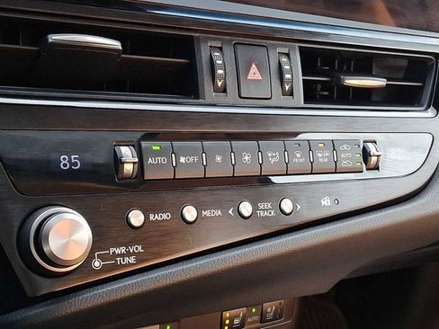 Certified 2024 Lexus ES 300h w/ Premium Package image 10