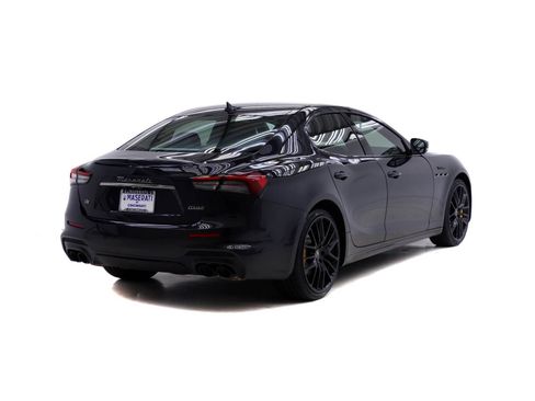 Used 2023 Maserati Ghibli Modena Q4 AWD/4WD image 4