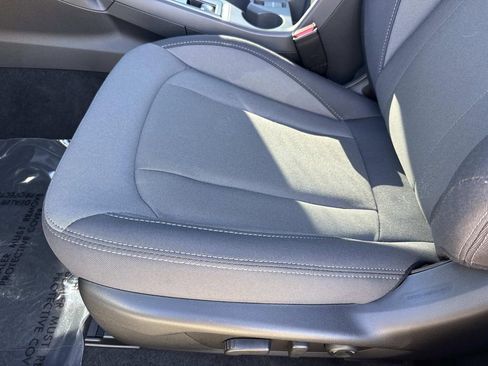 Used 2025 Subaru Crosstrek 2.0i Premium image 23