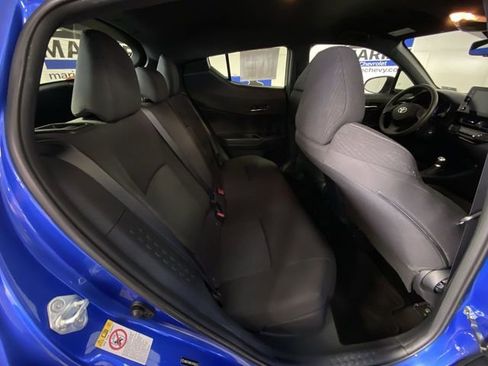 Used 2019 Toyota C-HR LE FWD image 30