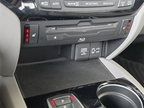 Used 2020 Honda Pilot Touring image 28