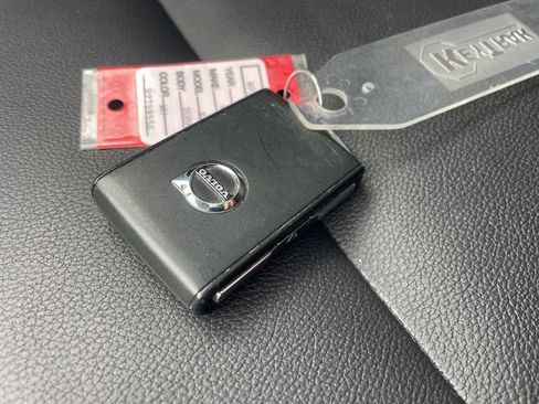 Certified 2024 Volvo XC40 B5 Core image 41