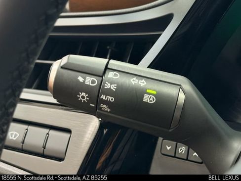 Used 2025 Lexus ES 300h w/ Premium Package FWD image 30