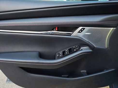 Used 2022 MAZDA MAZDA3 s image 25