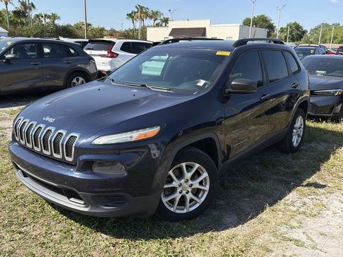Used 2016 Jeep Cherokee Sport image 8