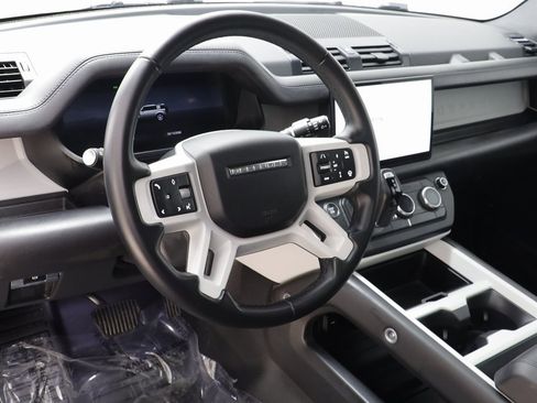 Used 2025 Land Rover Defender 110 S image 7
