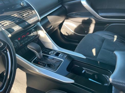 Used 2025 Mitsubishi Eclipse Cross Black Edition image 18