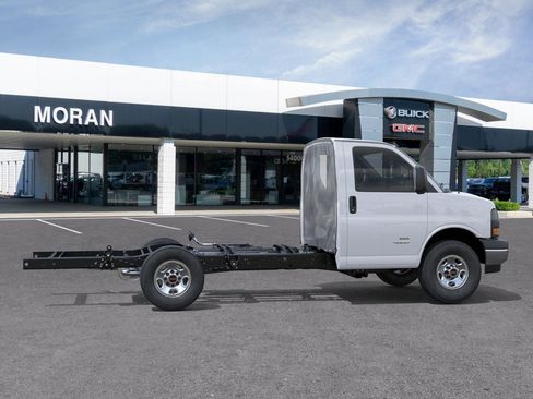 New 2025 GMC Savana 3500 w/ Power Convenience Package image 35