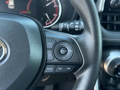 Used 2025 Toyota RAV4 XLE FWD image 23