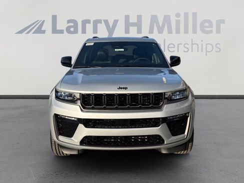 New 2026 Jeep Grand Cherokee Limited Reserve image 8