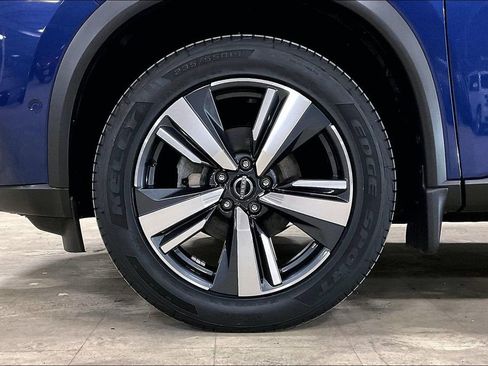 Used 2023 Nissan Rogue SL w/ SL Premium Package image 9