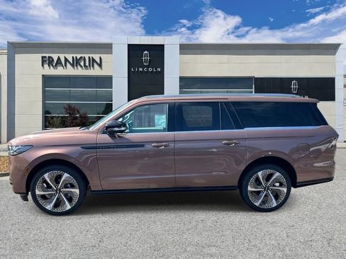 New 2026 Lincoln Navigator L Black Label AWD/4WD image 6