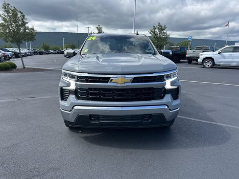 Used 2024 Chevrolet Silverado 1500 LT AWD/4WD image 2
